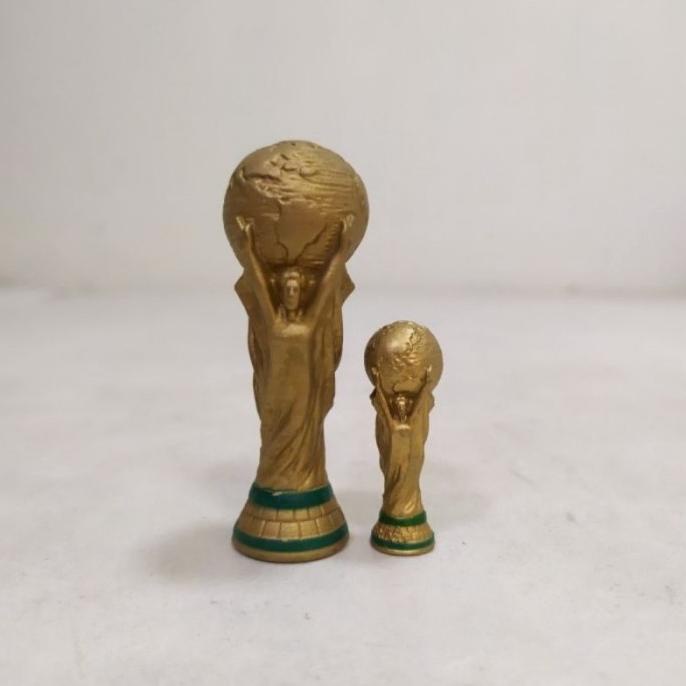 Figure Miniatur Trofi Piala Dunia World Cup / Trofi Mini Koleksi Piala