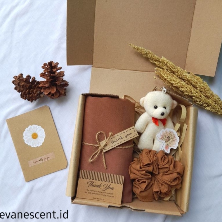 

Harga murah HAMPERS / HAMPERS HIJAB / PAKET IMUT / GIFT BOX / JILBAB BELLA square 8FF