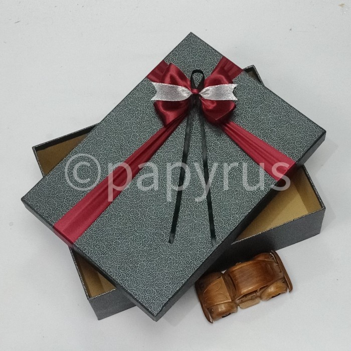 

Terlaris Papyrus 25X35 Tinggi 10Cm Kotak Kado Gift Box Hadiah