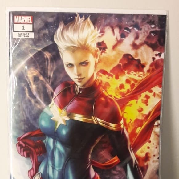 MUST HAVE COMIC - LIFE OF CAPTAIN MARVEL #1 COVER B VARIANT(STANLEY ARTGERM LAU) TERLARIS
