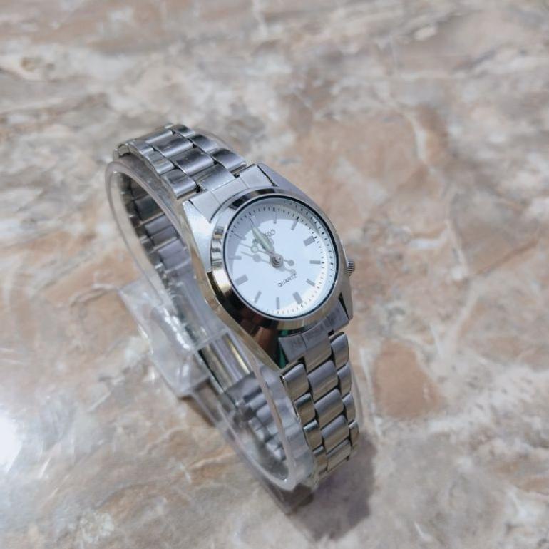 Terkini Promo Free Box Jam Tangan Wanita Rantai Kecil 2023