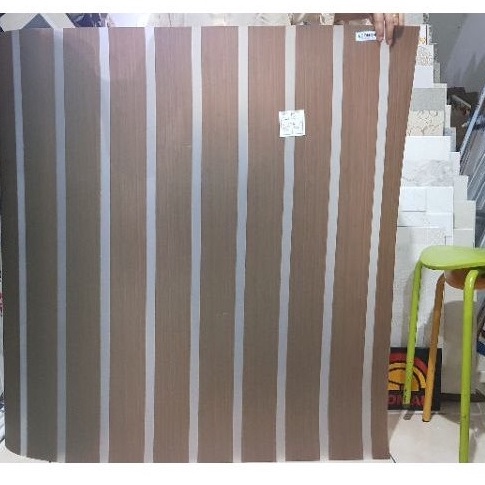 Siap Kirim penutup pagar fiber PP urat kayu