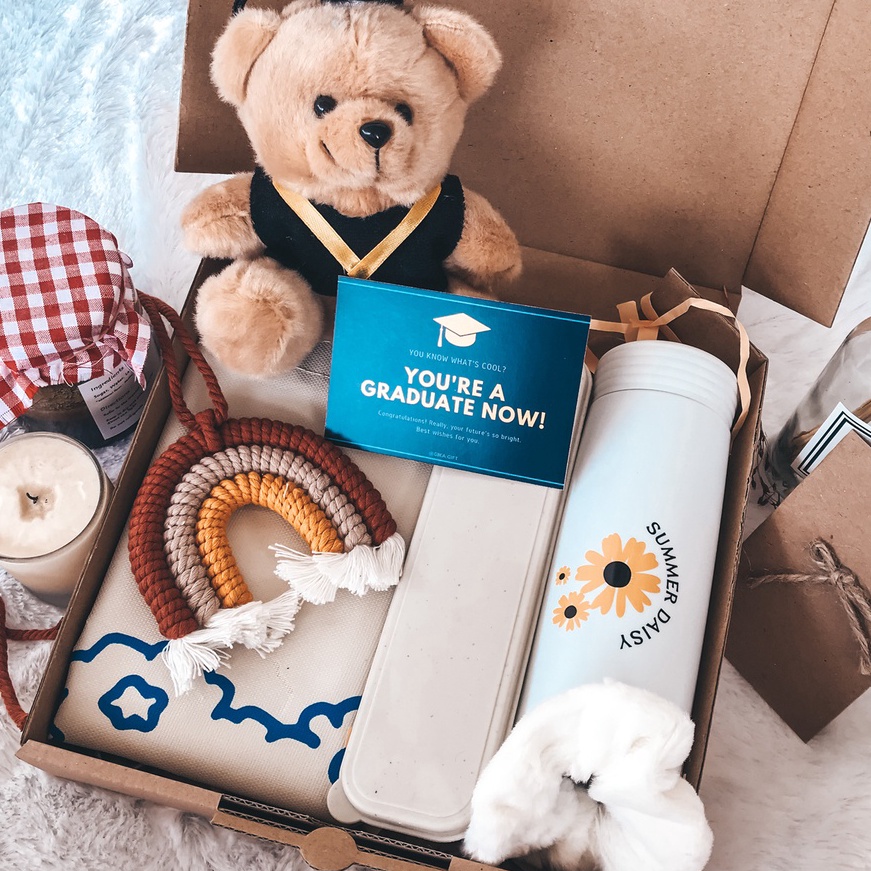 

12.12 BIG SALE FASION HAMPERS/GIFT BOX WISUDA, ULANG TAHUN, ANNIVERSARY DLL - TOTEBAG EDITION grosir