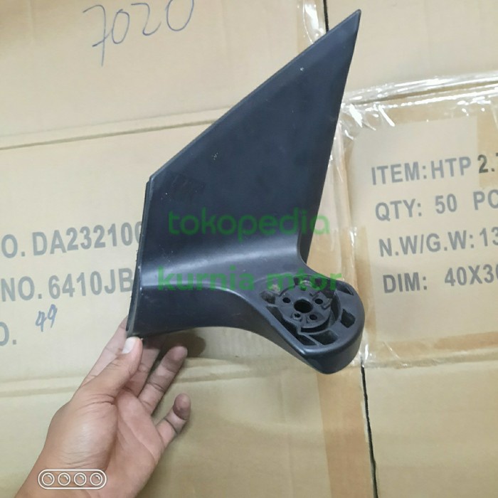 {Bekas} dudukan kaki spion nissan grand livina new gen2 1 pcs kiri LH Limited