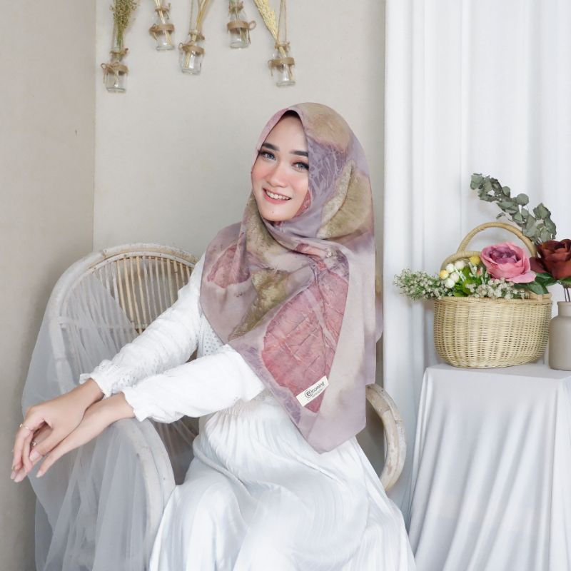 Hijab Ecoprint Ungu