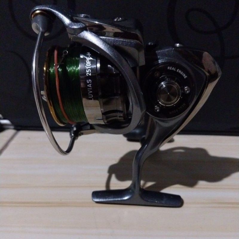 Rell pancing daiwa luvias 2510PE-H