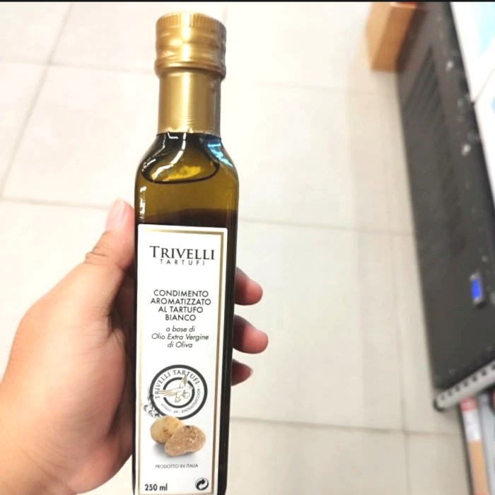 

trivelli white truffle oil zaitun 250ml - minyak zaitun import