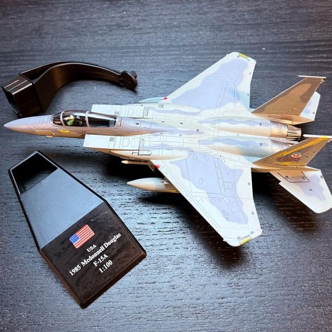 Diecast Pesawat F-15 Strike Eagle Fighter Wing 1/100 F15