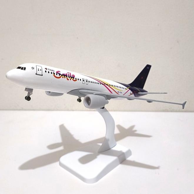Pesawat Diecast Miniatur Besi Thai Smile Airlines Airbus A320