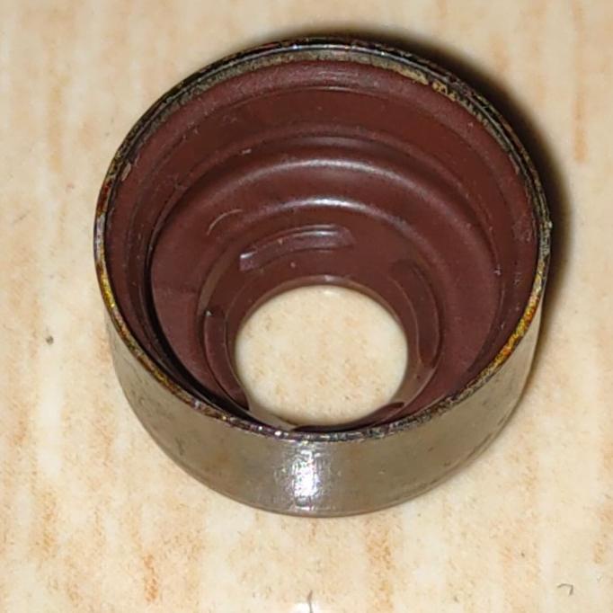 Mazda Genuine Parts Seal Klep Mazda 323 Interplay / Astina / Familia separe part mobil berkwalitas