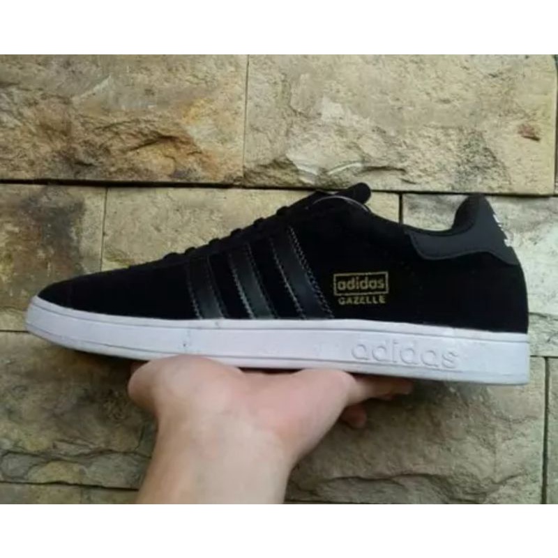 PROMO SEPATU KETS PRIA DAN WANITA AD1D4S GAZELLE SIZE 39-43/SNEAKERS MODEL BARU 2023 4DID4S GAZELLE/SNEAKERS SEKOLAH PRIA HITAM POLOS/SNEAKERS SEKOLAH WANITA FULL BLACK/SEPATU CASUAL FULL HITAM/SEPATU LARI PRIA DEWASA/SEPATU OLAH RAGA PRIA WANITA AD1D4S