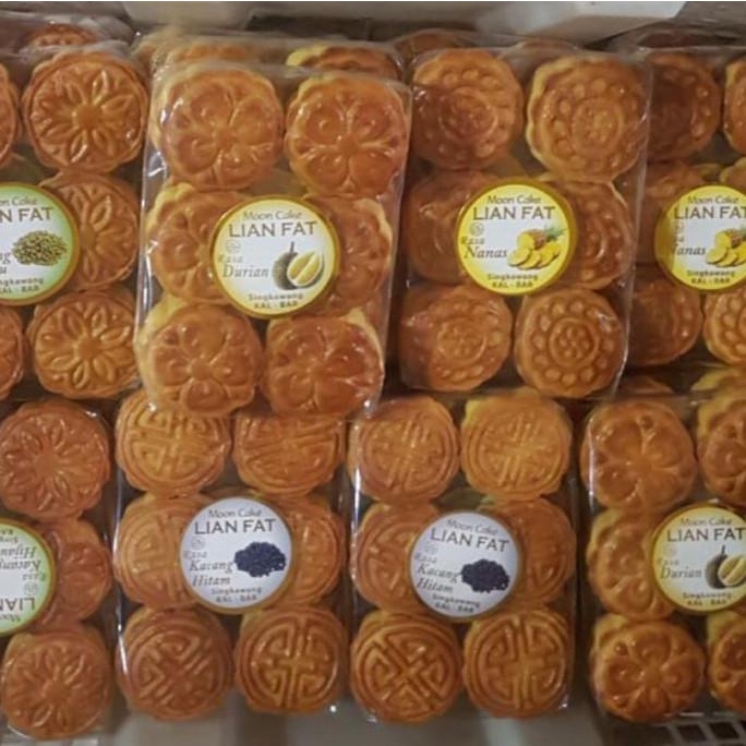 

Moon Cake / Mooncake / Kue Bulan Durian, Nanas, Kc Hijau, Kc Hitam