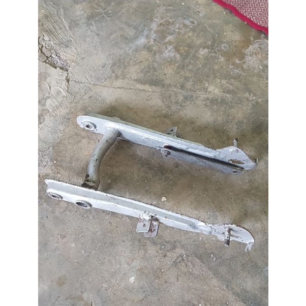 swing arm Honda C70 original Astrea prima