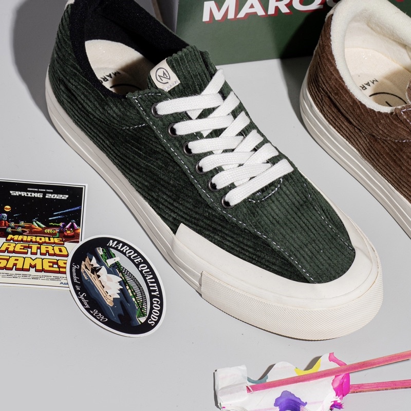 MARQUE.CO ‘Tova’ DARK GREEN Corduroy vol 3.0 - Sepatu Pria &amp; Wanita dengan Konsep Jadul Nostalgia 1990an! Bonus Mainan Jadul, dan Insole Super Empuk! Packaging Sneakers Paling Unik!