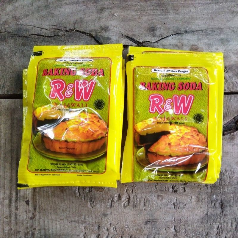 Baking powder 15 gram dan soda kue 40 gram
