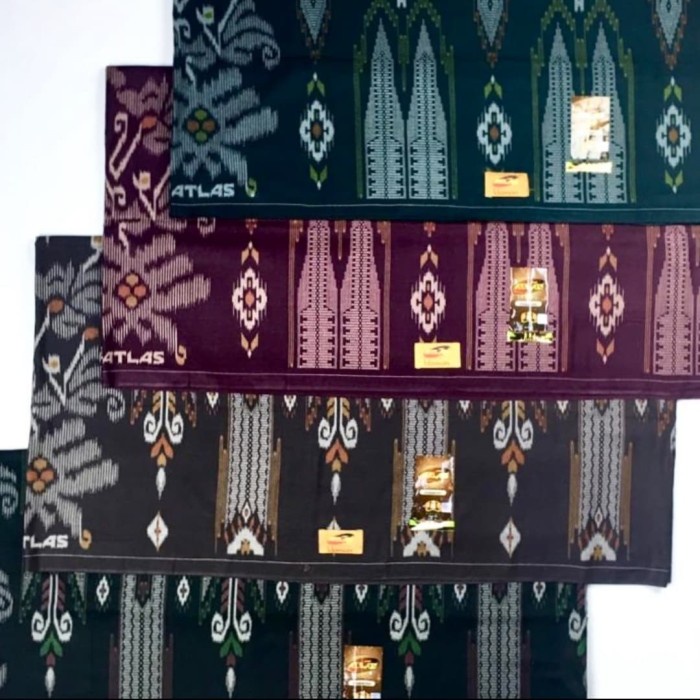 SARUNG TENUN ATLAS IDAMAN HARMONY KEMBANG(Grosir Random). - Biru (L3J4) Sajadah Saku Medium Haji Saj