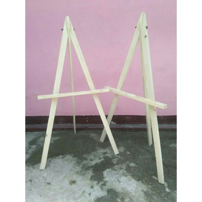 

Terlaris Stand Kayu/Tripod Frame Foto/Stand Penyangga Kanvas Lukis Tinggi 150Cm