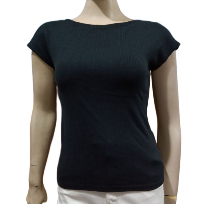 Uniqlo T-Shirt with cup bra