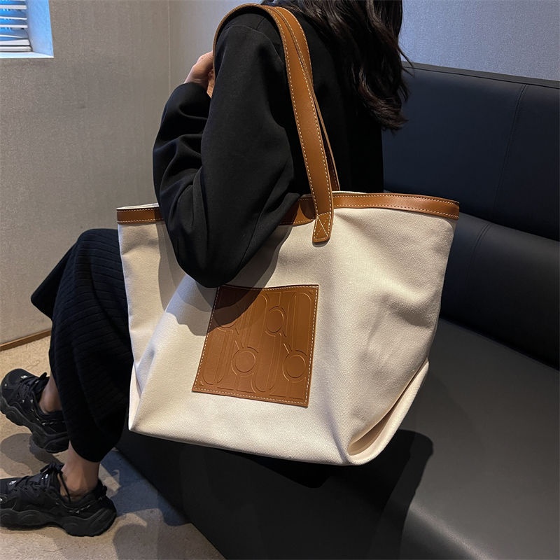 Sera Tote Bag Kapasitas Besar Tas Wanita 2023 Baru Fashion All-Match Outing Commuting Bag Splicing High-End Oversized Bag