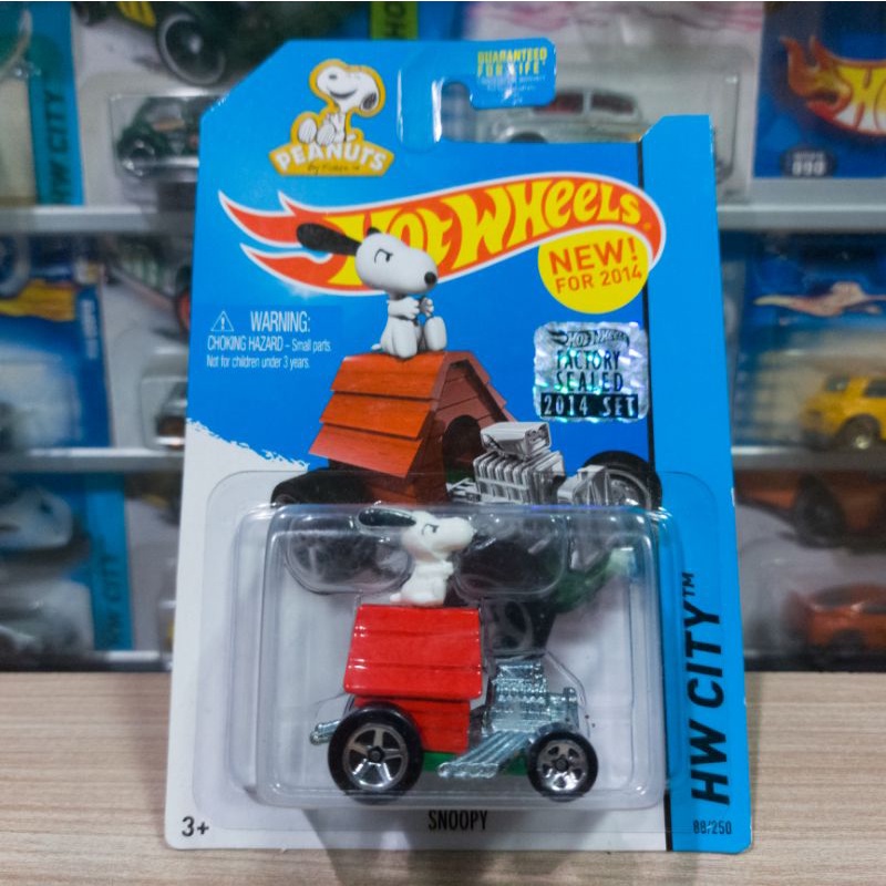 HOT WHEELS SNOOPY - FACTORY SEALED