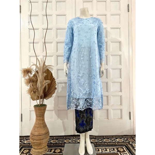 SETELAN KEBAYA LONG TUNIK TILE/KEBAYA SERAGAMAN PESTA/KEBAYA WISUDA/KEBAYA MODERN/KEBAYA MEWAH/KEBAYA KE KINIAN/KEBAYA MODERN/KEBAYA MURAH/KEBAYA CANTIK/KEBAYA SERAGAM KONDANGAN/KEBAYA SERAGAM LAMARAN/KEBAYA SERAGAM PENGAJIAN/KEBAYA MODERN