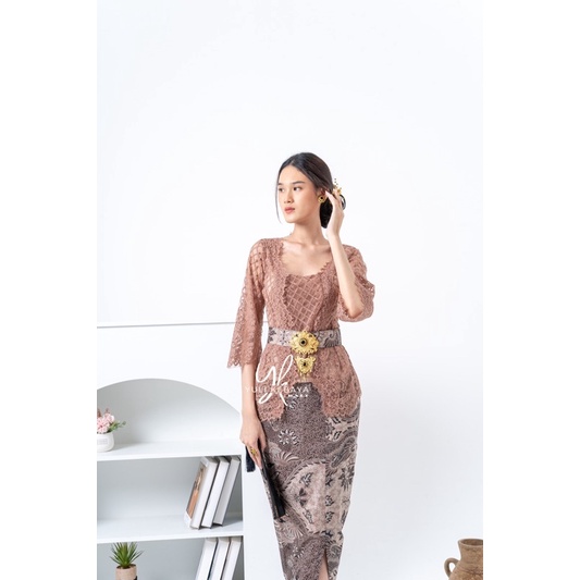 Kebaya Tepi Lengan Lonceng | Set Kebaya Bali italy Norvina