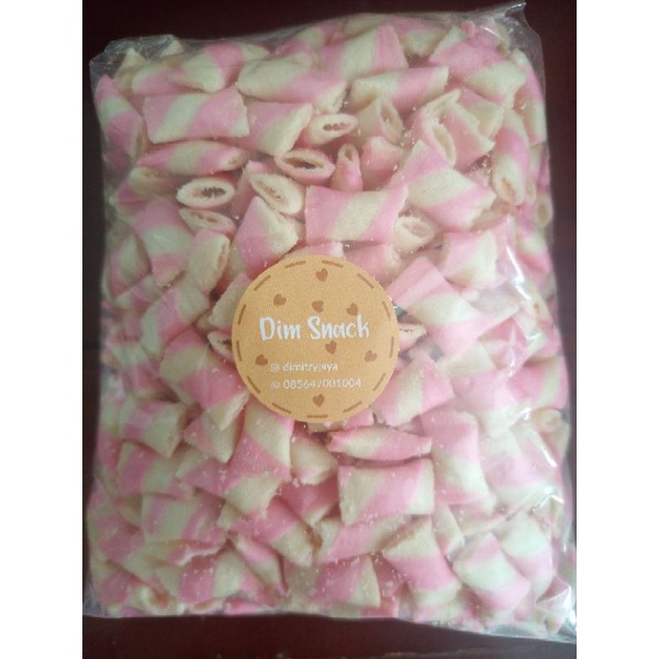 

Astor Bantal Strawberry 500 gram Dim Snack / Oleh Oleh Magelang Temanggung Wonosobo Yogyakarta / Keripik Kerupuk Cemilan Snack