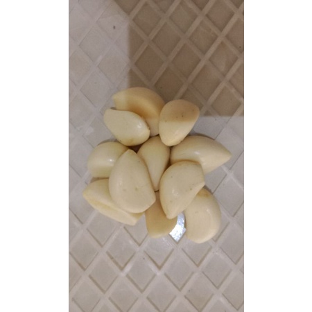 

bawang putih kupas 1/4kg