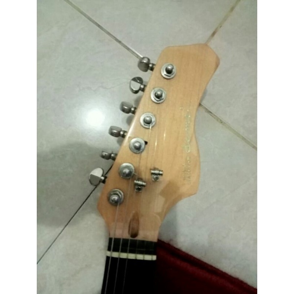Gitar Dame neo classicism
