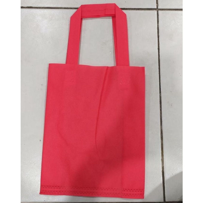 

'+'+'+'+] Tas Kain Spunbond Handle LS 20x26+8cm isi 12pc / Goodie Bag Uk S