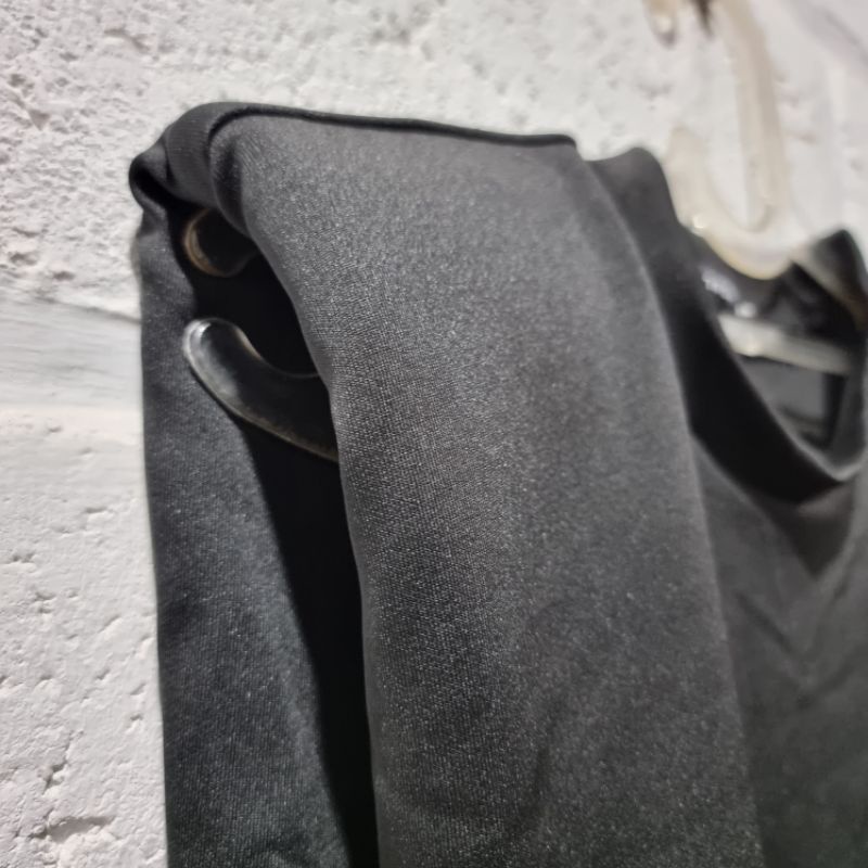 vest hitam monoxroom