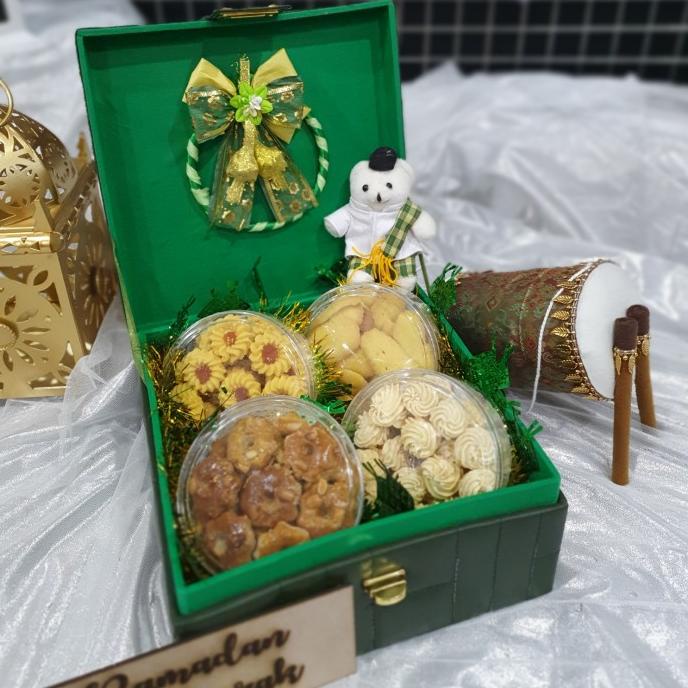 

Paket box hampers lebaran kue kering toples murah 23