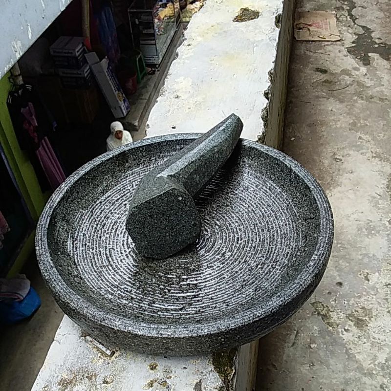 cobek / ulekan / gilingan cabe 100% batu asli diameter 24cm