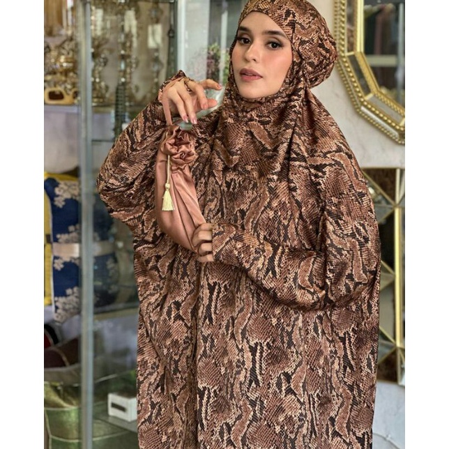 Mukena Hadromut One Set / Atas Bawah / Putusan Motif Snake Bahan Silk Import Mukenah Hadramaut Dewas