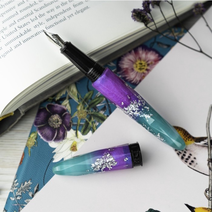 

Terlaris Benu Briolette Glow In The Dark Fountain Pen #Travelers Calligraphy