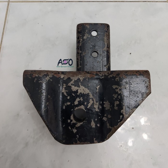 ASOL Hanger Bracket Per Depan Bagian Depan Dyna Dutro HT125 HT130 HT 130