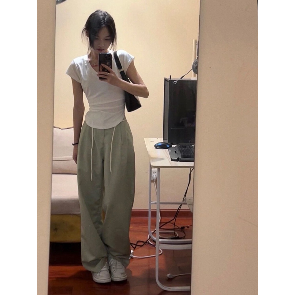 Red Irregular V-neck slim fit tipis T-shirt wanita lengan pendek rasa desain ceruk musim panas baru manis hot gadis keinginan murni atas tren