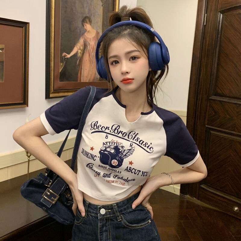 Red Pendek Pinggang Tinggi Splicing Warna Kontras American Retro Kecil Leher V Lengan Pendek T-shirt Wanita 2022 Musim Panas Baru Slim atasan