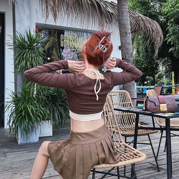 Red Gaya Amerika Palsu Dua Potong Atasan Hot Girls Street Paragraf Pendek Warna Kontras Bordir Menggantung Leher Lengan Panjang T-shirt Wanita musim Semi dan Musim Panas Baru Pasang