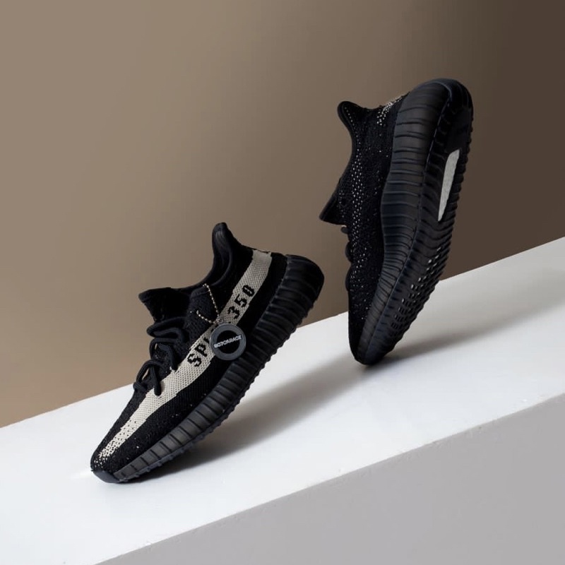 Yeezy Boost 350 V2 Oreo