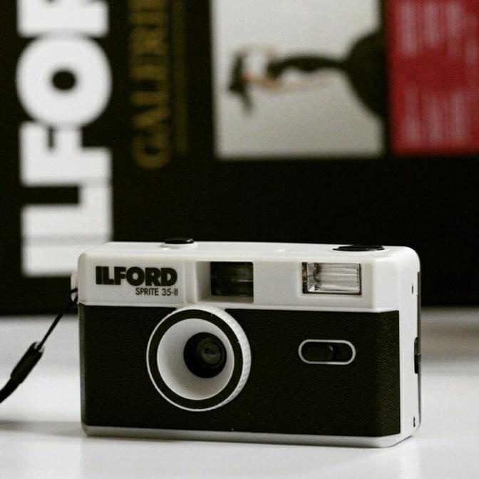 (ORIGINAL & NEW ARRIVAL) Ilford Sprite 35-II Reusable Film Camera