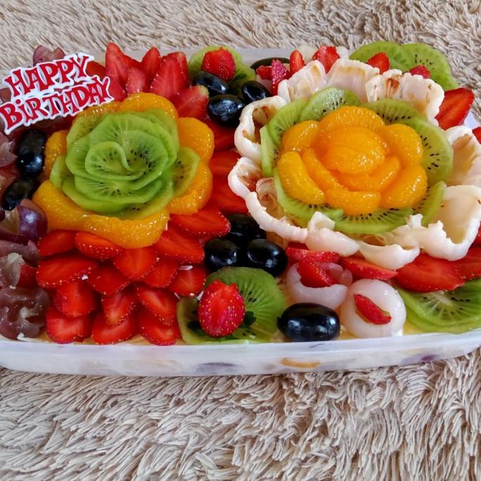 

Promo tukusiki salad buah 2000 ml acara ulang tahun