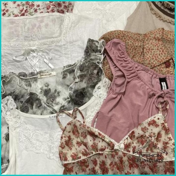 Diskon Spesial Thrift Coquette, Grunge, Fairycore, Cottage, Gypsy, Etc. Berkualitas Terbaru