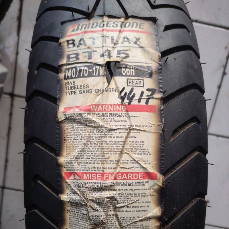 Ban luar battlax BT45 ukuran 140/70-17 tubeless
