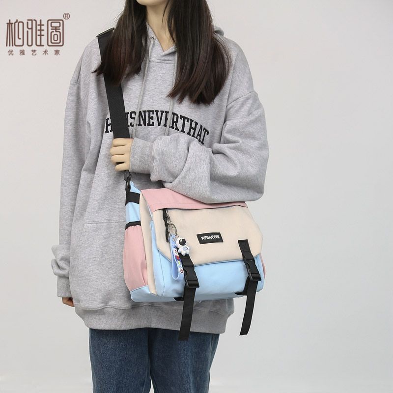 ㍿Sera  Patriot Messenger Bag 2023 Baru Kapasitas Besar Postman Backpack Wanita Jepang Kasual Tas Bahu untuk Kelas