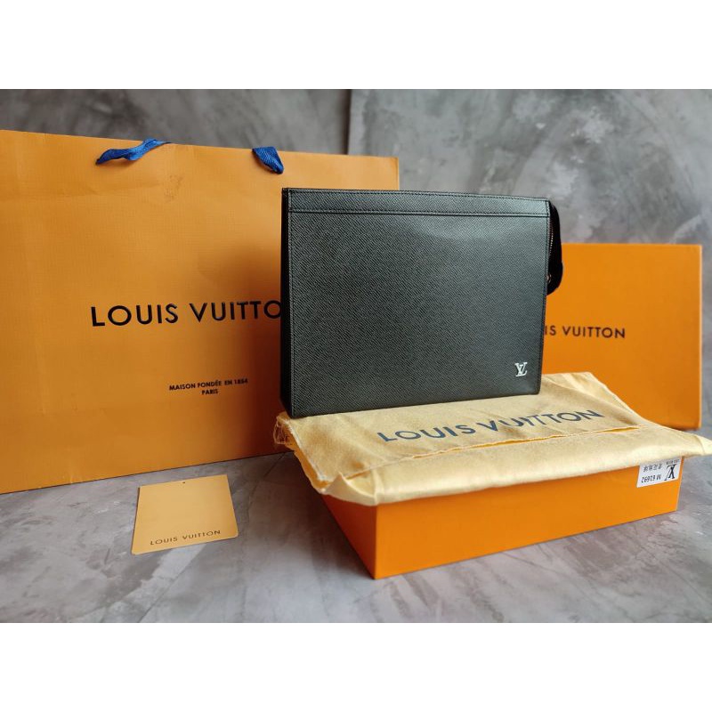 handbag clutch pouch organizer LV Louis Vuitton original import Kasai taiga kulit