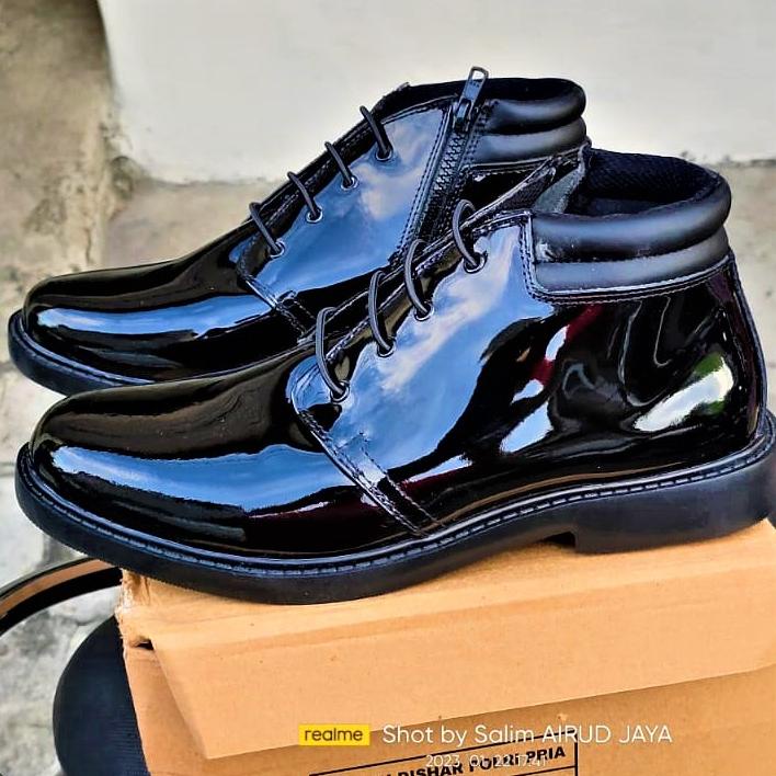 sepatu pdh polda jateng kiap resleting