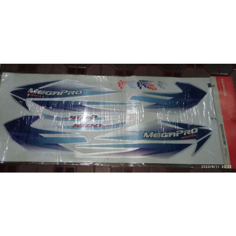 871X0KEH830ZC STRIPING MEGAPRO HIU TH 2000 SILVER ORIGINAL AHM