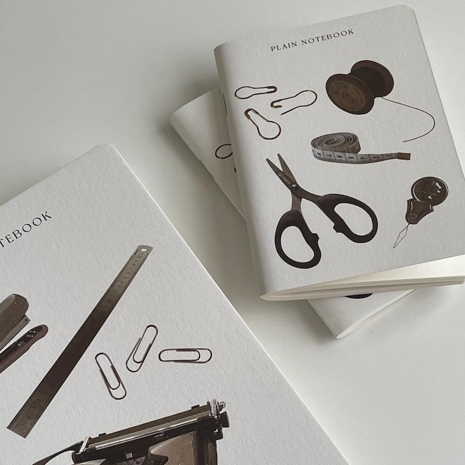 

PLAIN NOTEBOOK A5 & A6 FINDERS KEEPERS COLLECTION BY KEARTAS STUDIO .