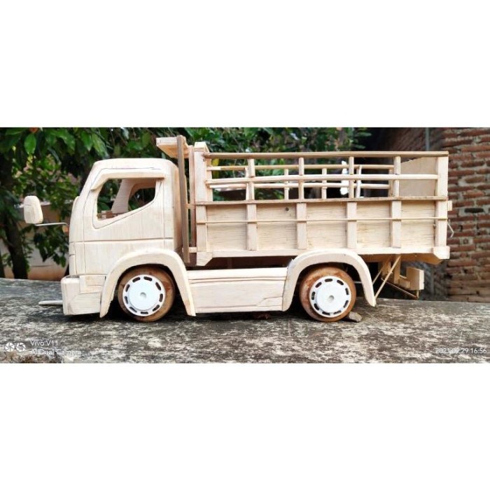 Must Have Readyminiatur Truk Engkel Oleng Terlaris